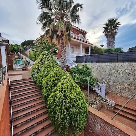 Vila Junto A La Playa Con Piscina